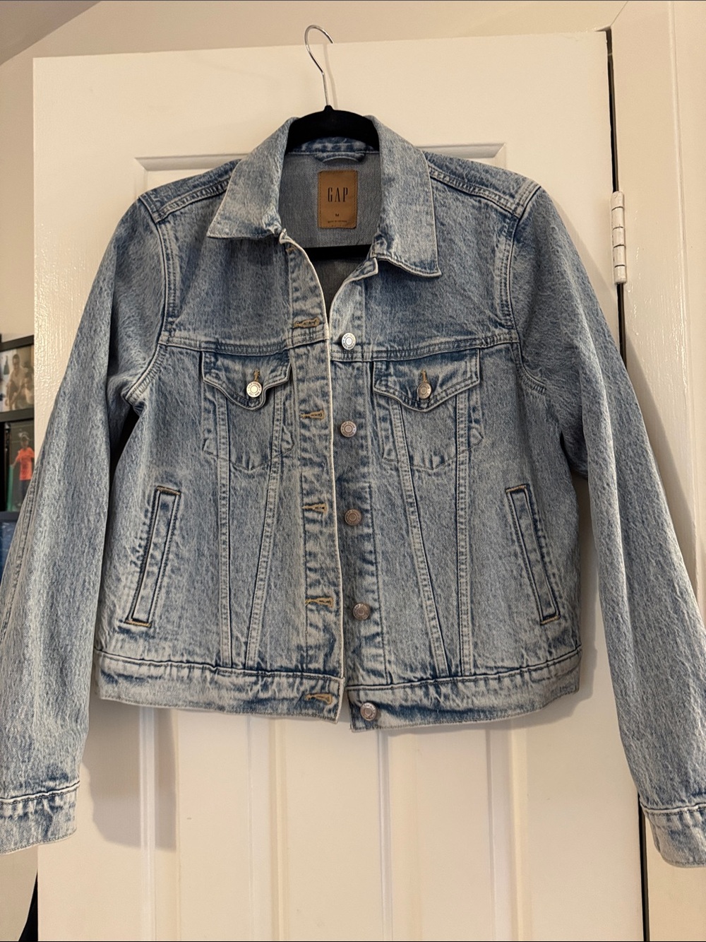 GAP Women's Light Wash Blue Denim Jacket